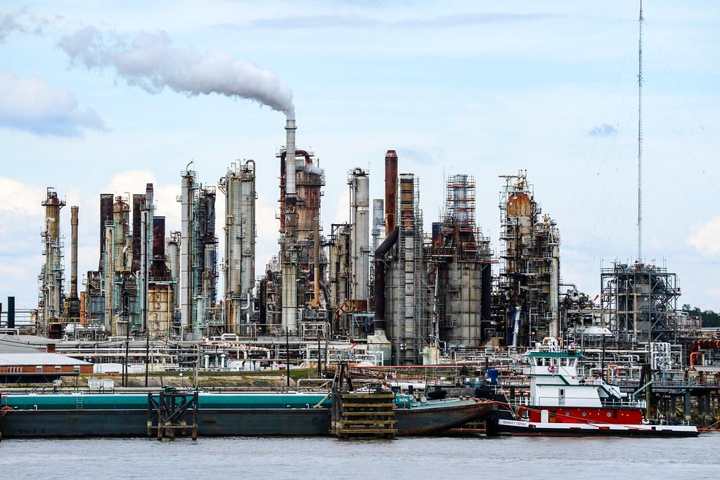 Exploring Potential Opportunities for Investors in Exxon Mobil's Future