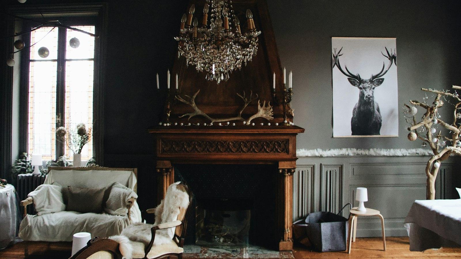 Sophisticated Style: Elevate Your Look with Zara's Sleek Headphone Design