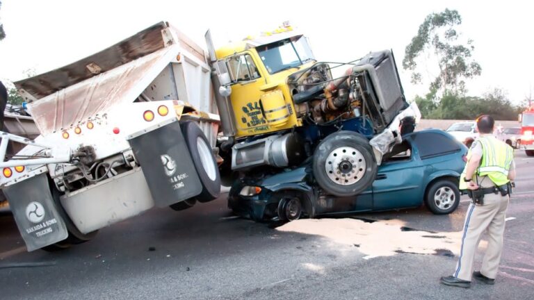 5 Common Reasons Why a Truck Might Hit You
